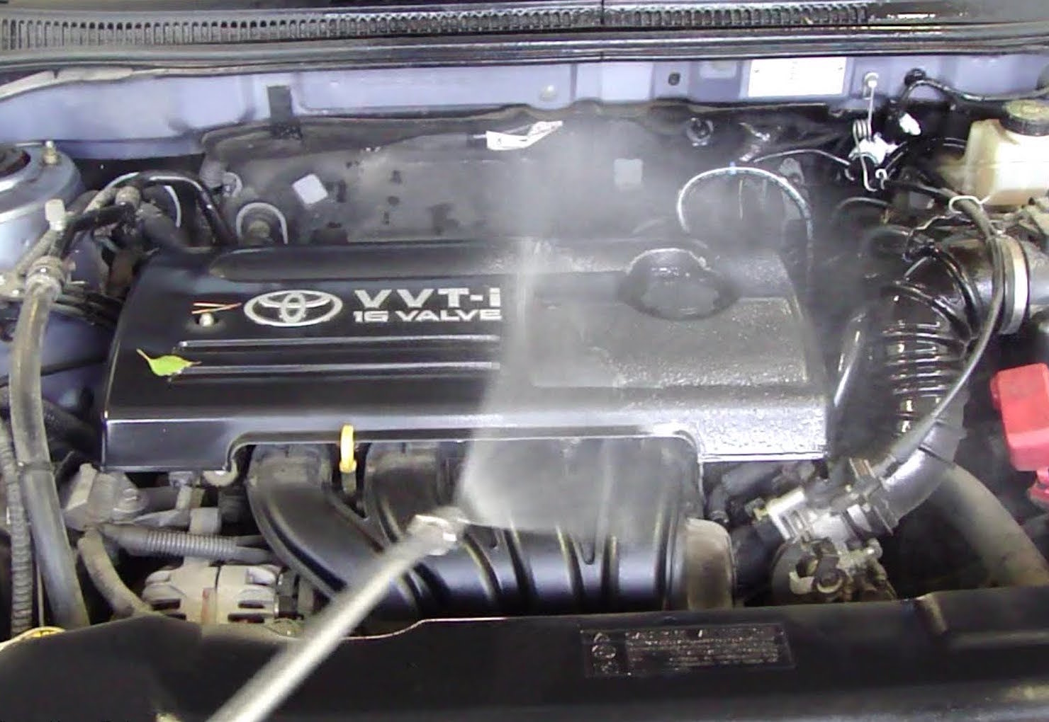 How to clean your car engine